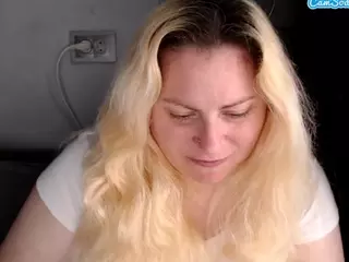 candycream17's Live Sex Cam Show