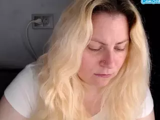 candycream17's Live Sex Cam Show