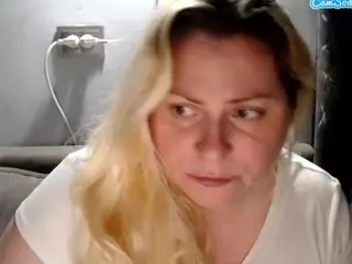 candycream17's Live Sex Cam Show