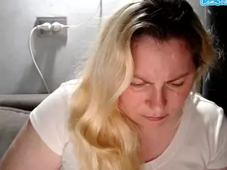 candycream17's Live Sex Cam Show