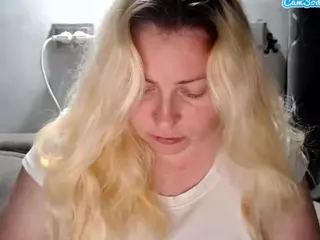 candycream17's Live Sex Cam Show