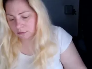 candycream17's Live Sex Cam Show