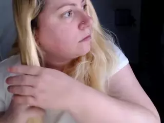 candycream17's Live Sex Cam Show