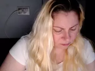 candycream17's Live Sex Cam Show