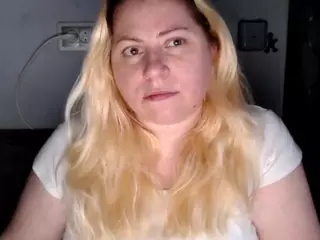 candycream17's Live Sex Cam Show