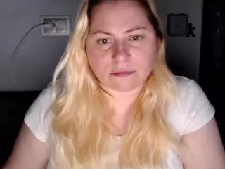 candycream17's Live Sex Cam Show