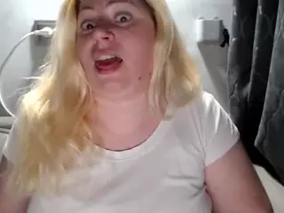 candycream17's Live Sex Cam Show