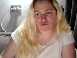 candycream17's Live Sex Cam Show
