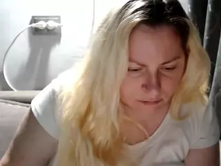 candycream17's Live Sex Cam Show