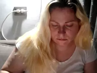 candycream17's Live Sex Cam Show