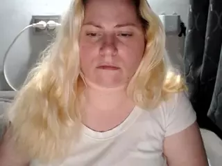 candycream17's Live Sex Cam Show