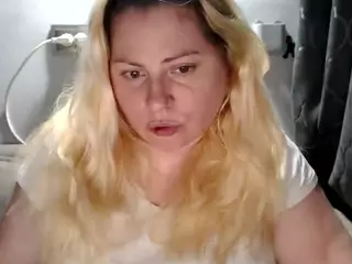 candycream17's Live Sex Cam Show