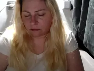 candycream17's Live Sex Cam Show