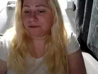 candycream17's Live Sex Cam Show