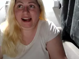 candycream17's Live Sex Cam Show