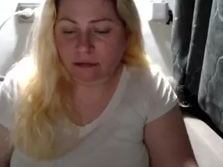candycream17's Live Sex Cam Show