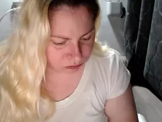 candycream17's Live Sex Cam Show
