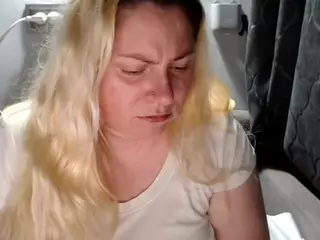 candycream17's Live Sex Cam Show