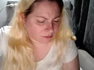 candycream17's Live Sex Cam Show