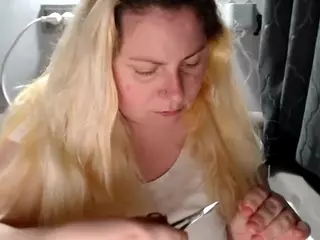 candycream17's Live Sex Cam Show