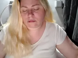 candycream17's Live Sex Cam Show