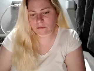 candycream17's Live Sex Cam Show