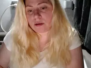 candycream17's Live Sex Cam Show