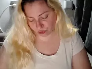 candycream17's Live Sex Cam Show