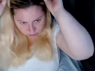 candycream17's Live Sex Cam Show