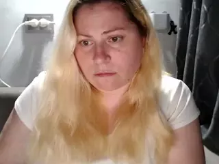 candycream17's Live Sex Cam Show
