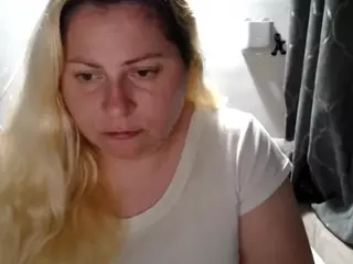 candycream17's Live Sex Cam Show