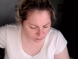 candycream17's Live Sex Cam Show