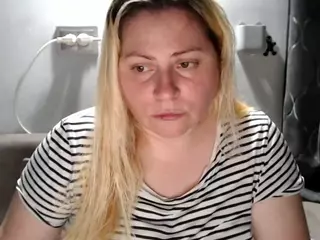candycream17's Live Sex Cam Show