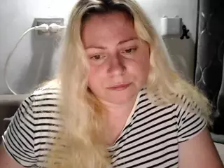 candycream17's Live Sex Cam Show