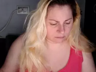 candycream17's Live Sex Cam Show