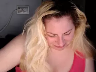 candycream17's Live Sex Cam Show