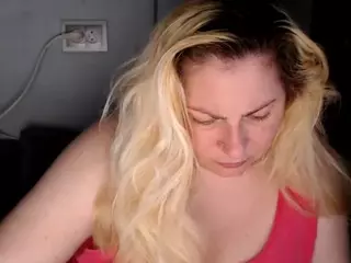 candycream17's Live Sex Cam Show