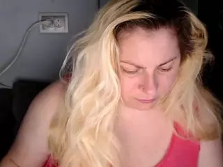 candycream17's Live Sex Cam Show