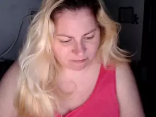 candycream17's Live Sex Cam Show