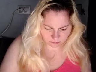 candycream17's Live Sex Cam Show