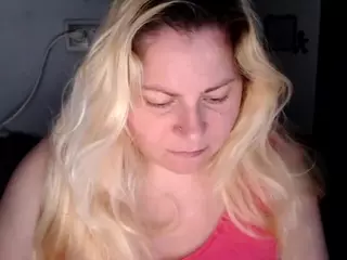 candycream17's Live Sex Cam Show