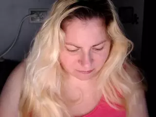 candycream17's Live Sex Cam Show