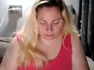 candycream17's Live Sex Cam Show