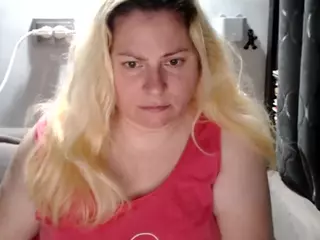 candycream17's Live Sex Cam Show