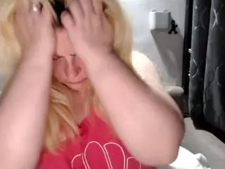 candycream17's Live Sex Cam Show