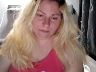 candycream17's Live Sex Cam Show