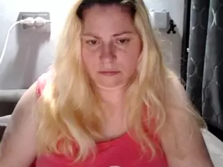 candycream17's Live Sex Cam Show