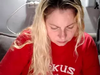candycream17's Live Sex Cam Show