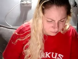 candycream17's Live Sex Cam Show