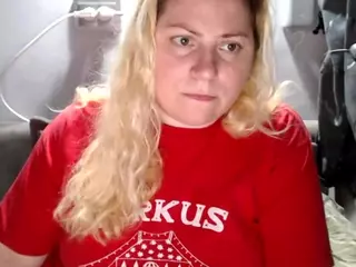 candycream17's Live Sex Cam Show